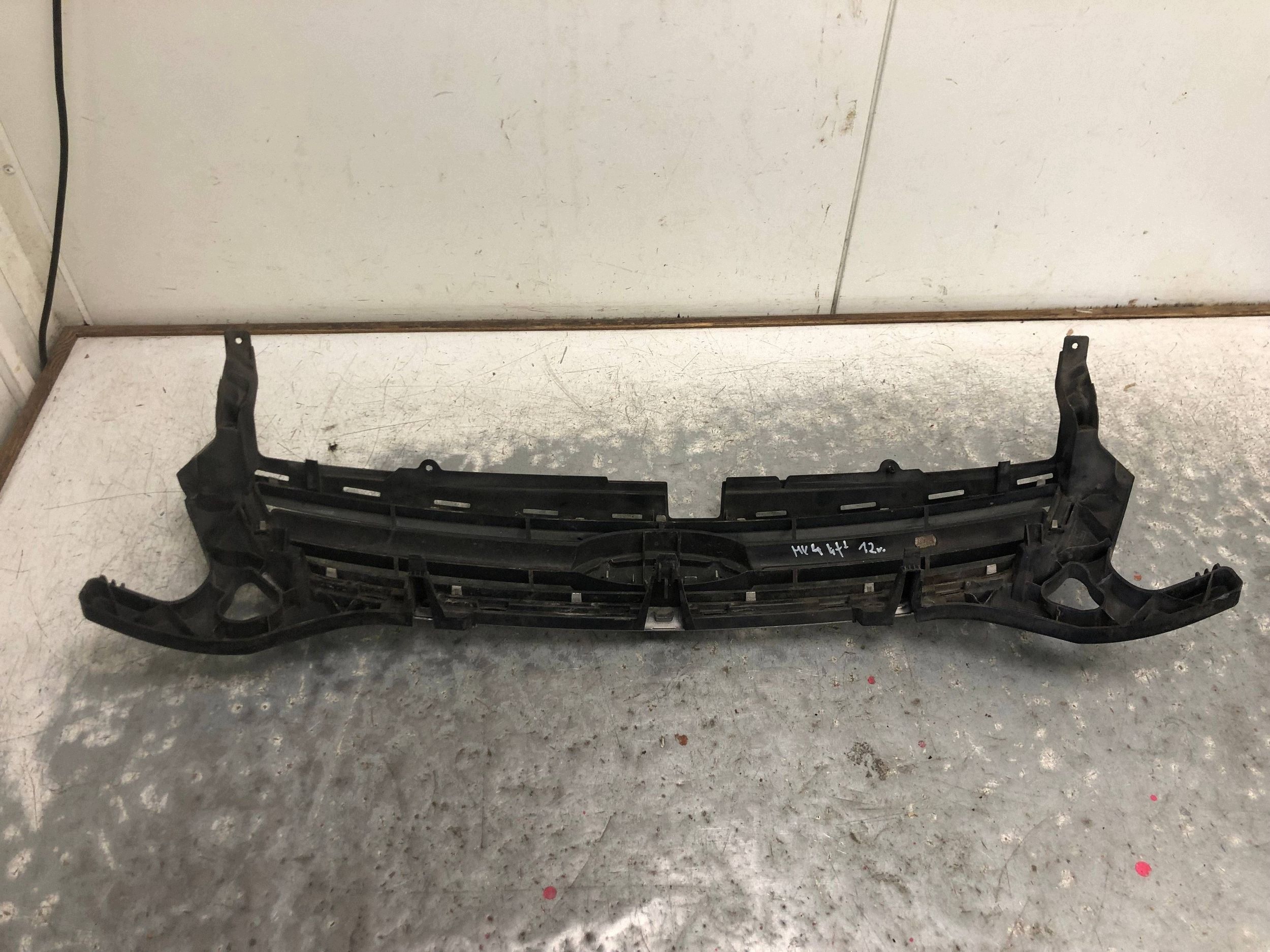 Ford Mondeo MK4 maskin ritilä BS71-8200-A image 6
