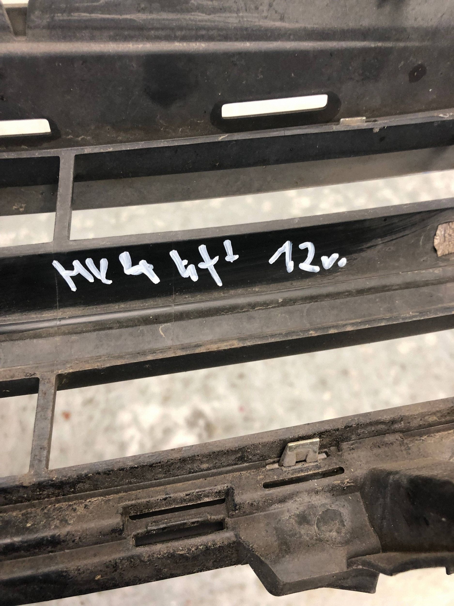 Ford Mondeo MK4 maskin ritilä BS71-8200-A image 10