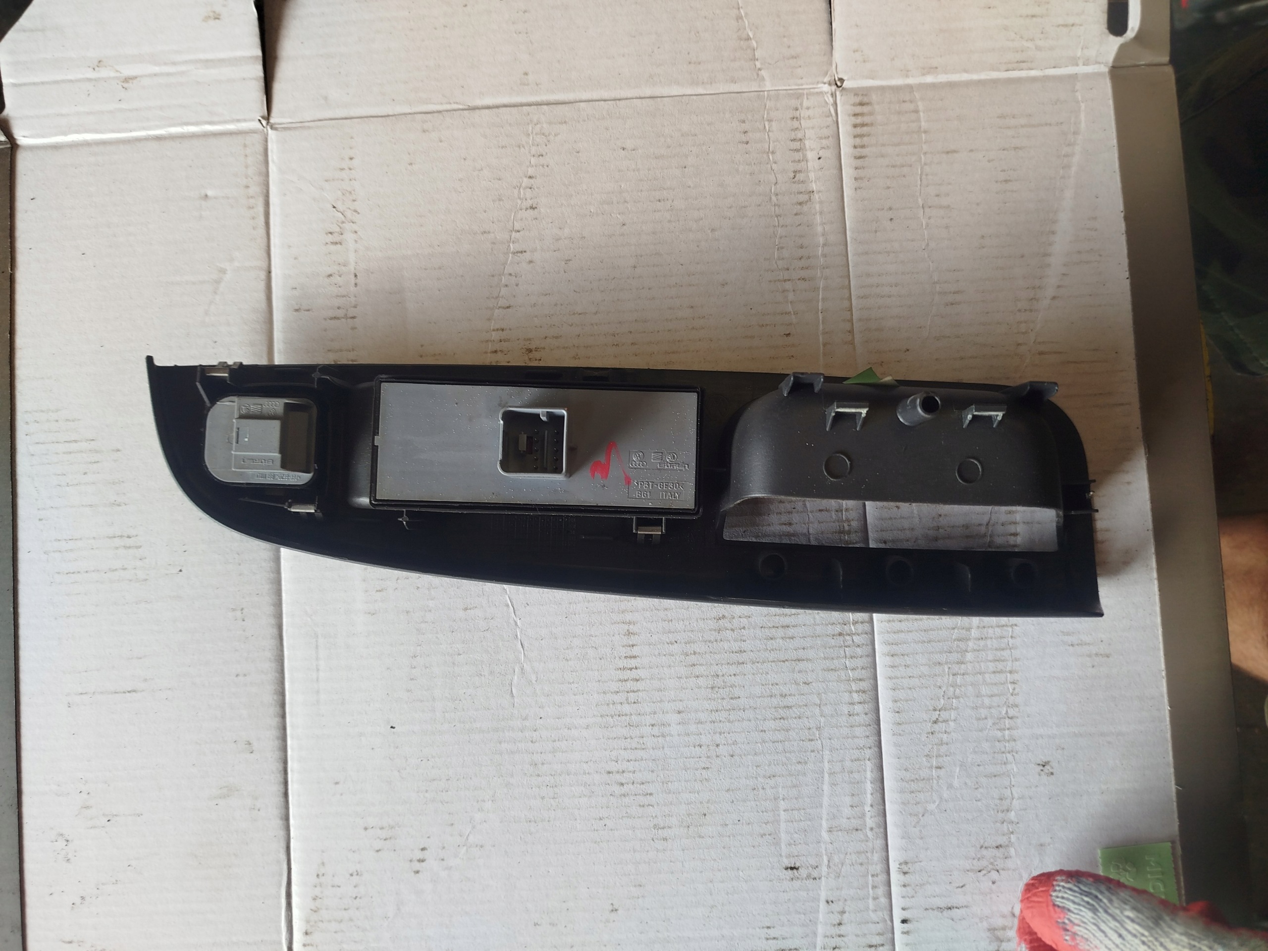 Interruptor de Vidro Dianteiro VW Passat B6 1K4959857A image 3