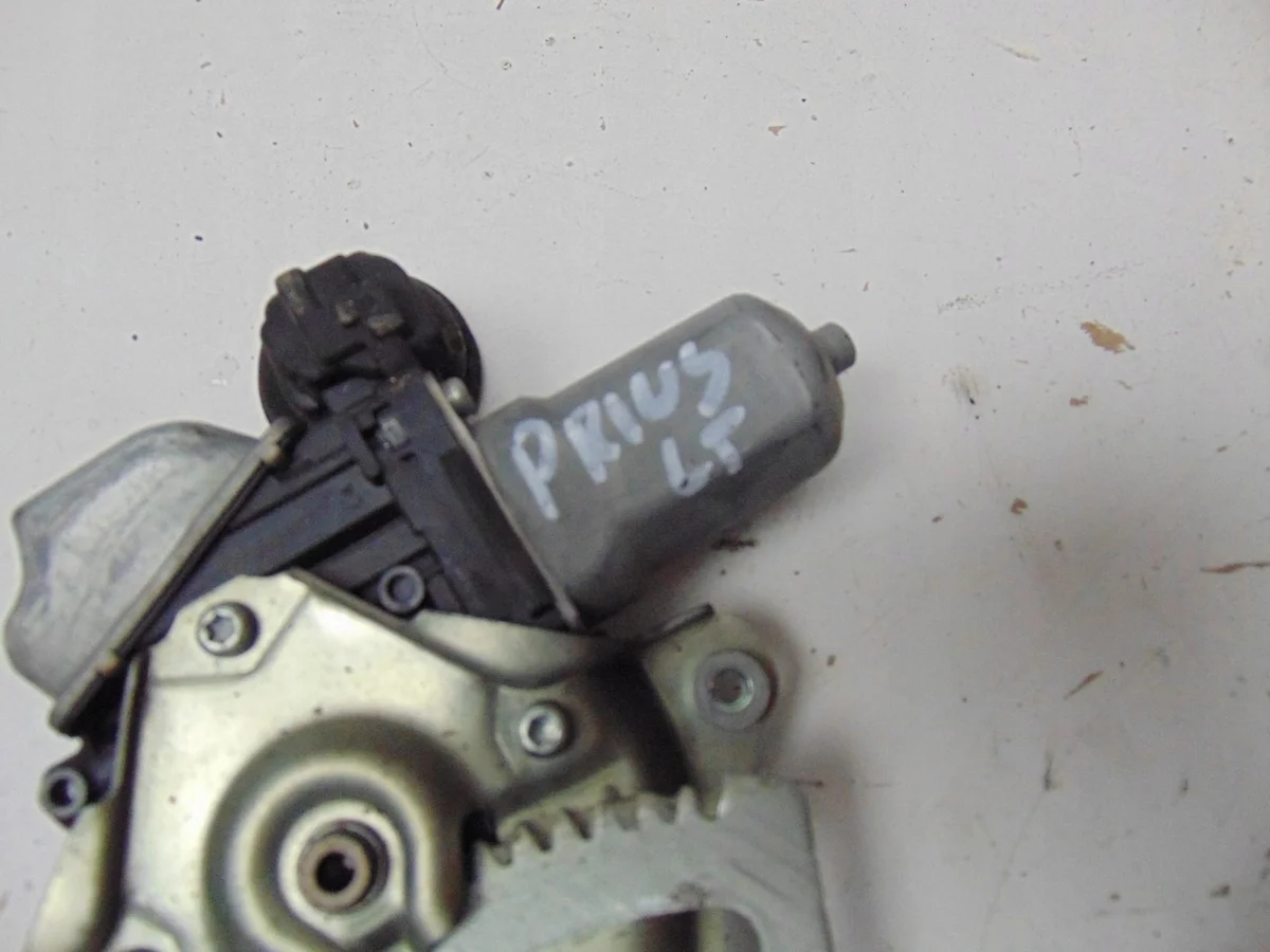 Fensterheber Links Hinten Toyota Prius III image 8