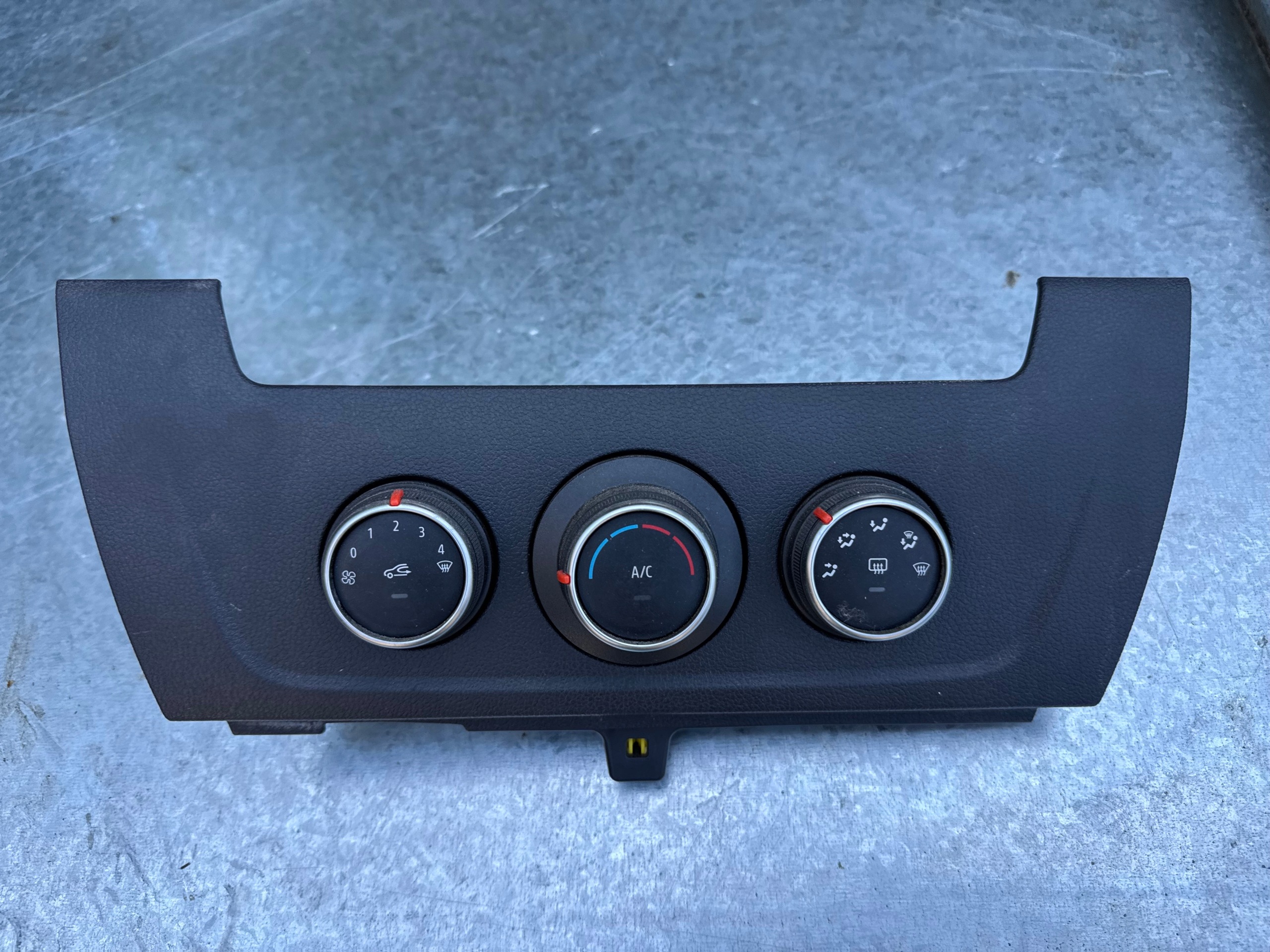 Renault Master III IV Klimaanlage Bedienblende 275106521R image 2