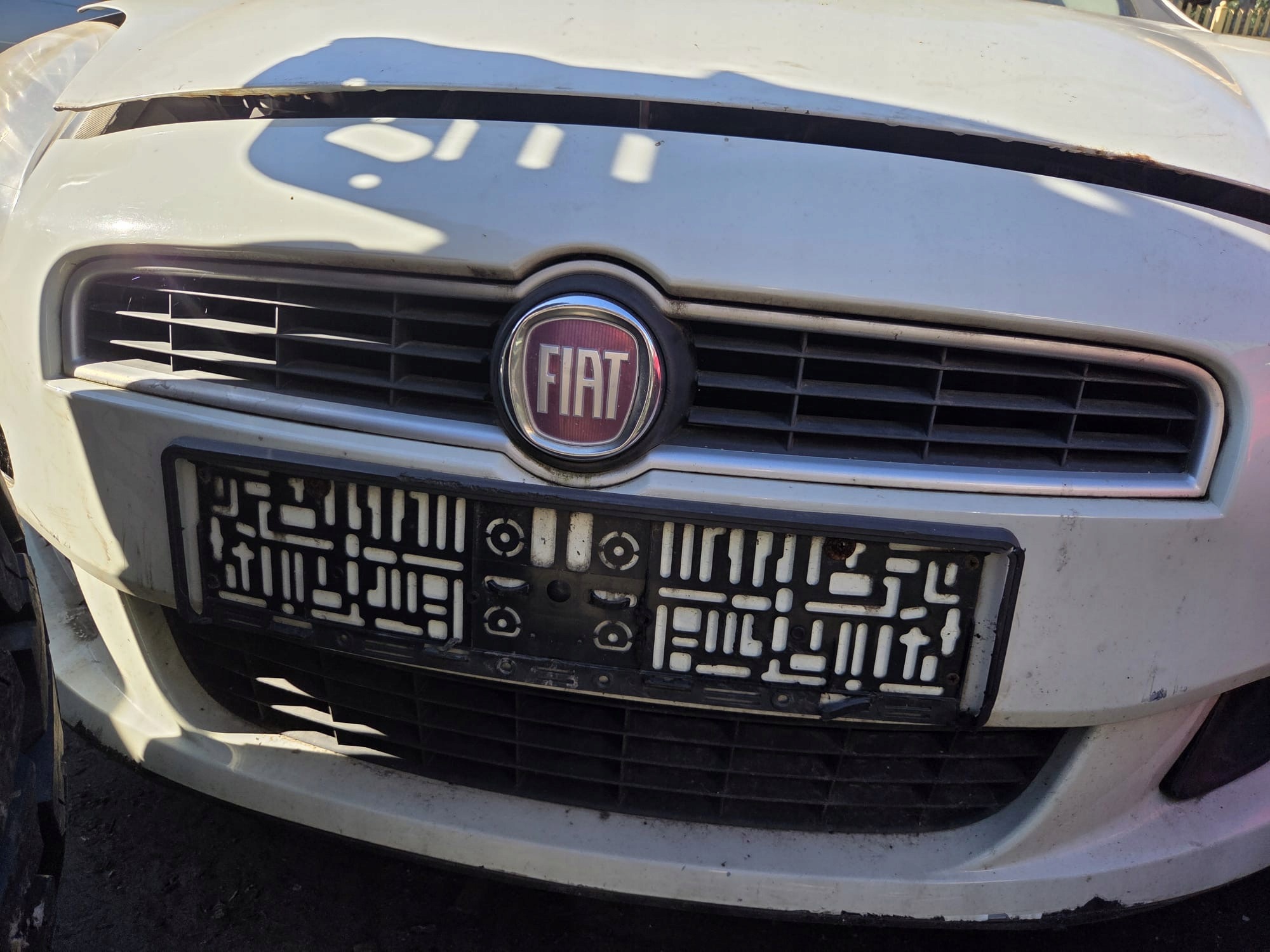 Fiat Bravo II 198 etusäleikkö, käytetty image 2