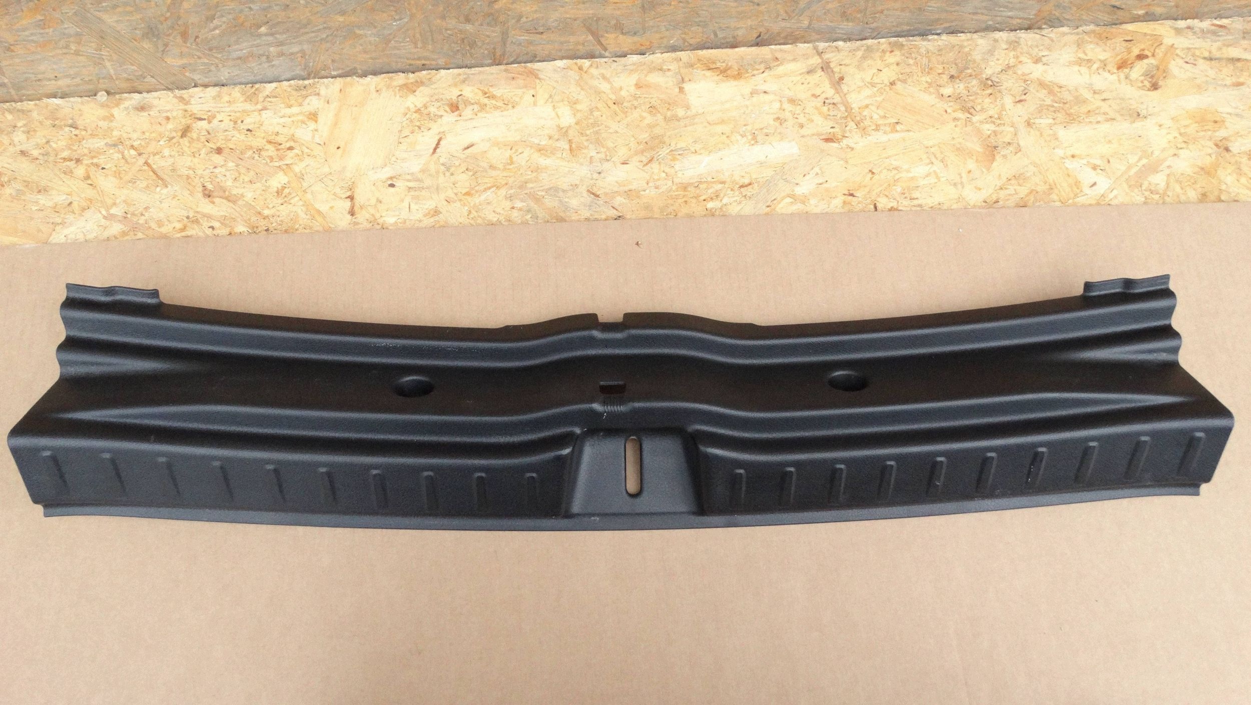 Protector Borde Maletero Mercedes GLA W247 A2476903001 image 2