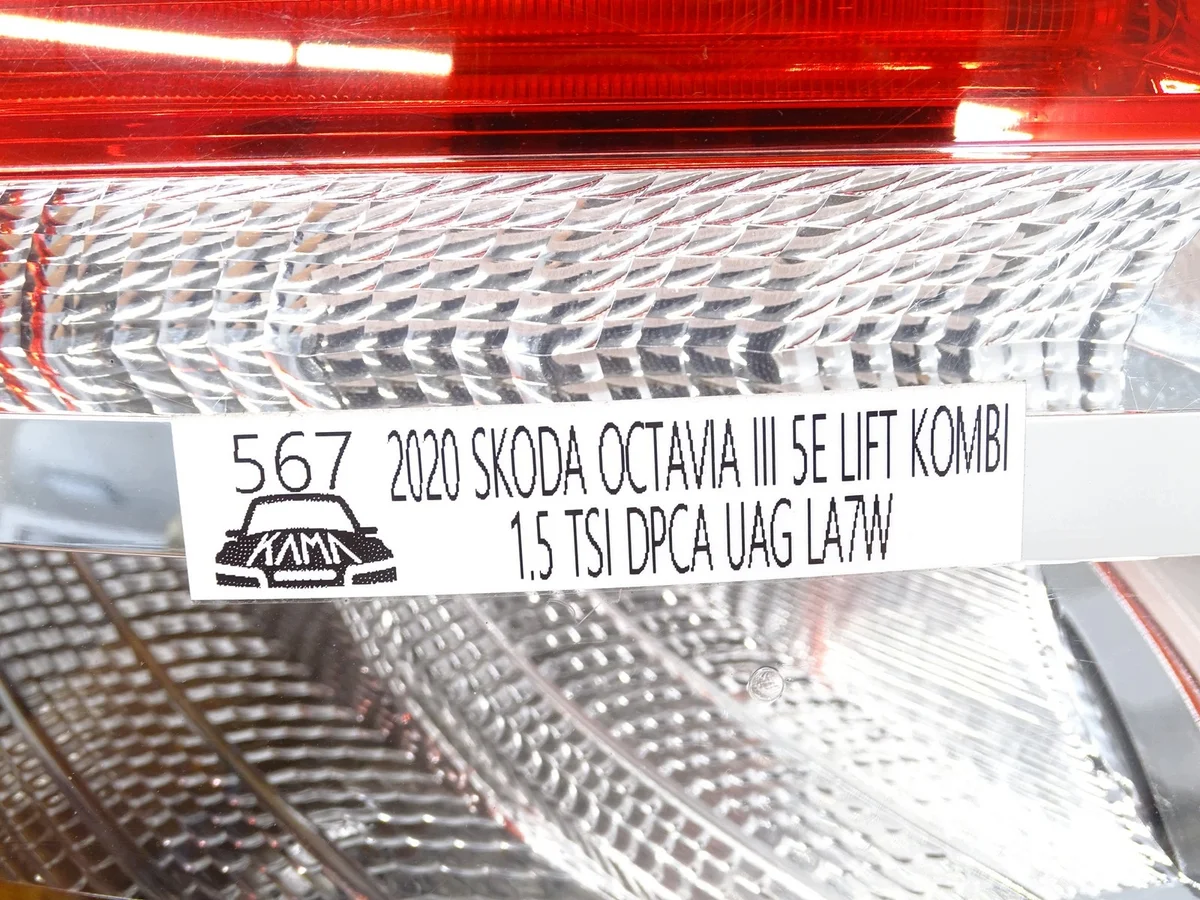 Lanterna Traseira Esquerda Skoda Octavia III 5E image 10