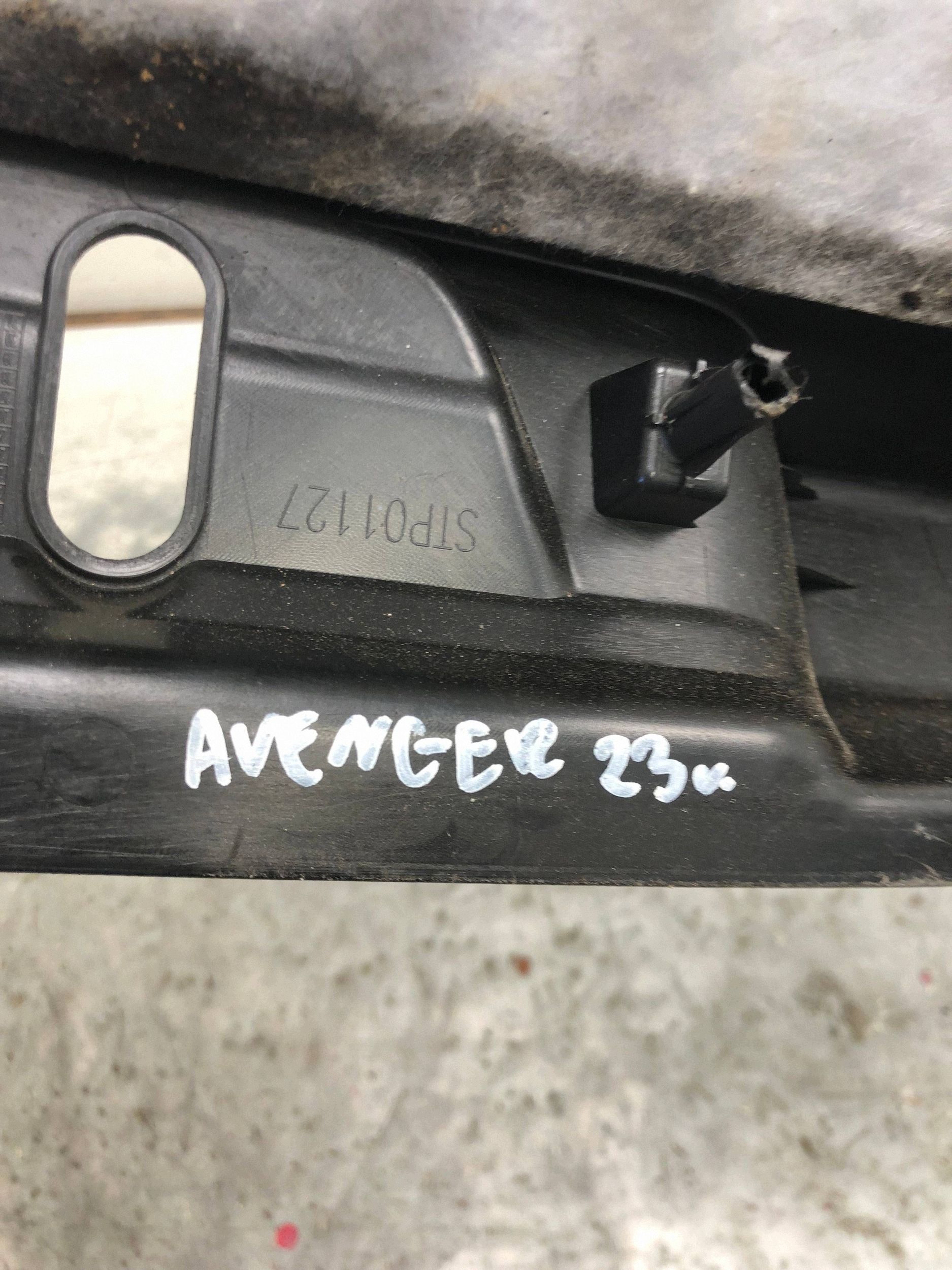 Jeep Avenger kynnyslevy 735737904BILI image 10