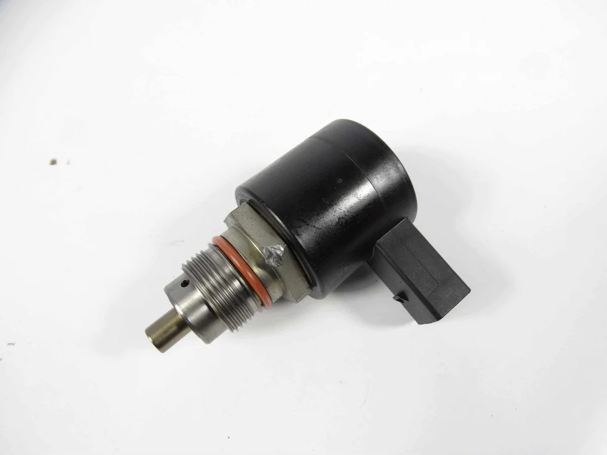 Régulateur de pression carburant Mercedes C W204