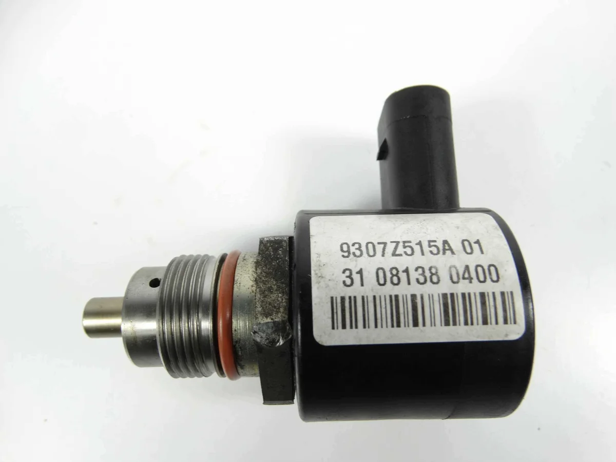 Régulateur de pression carburant Mercedes C W204 image 3