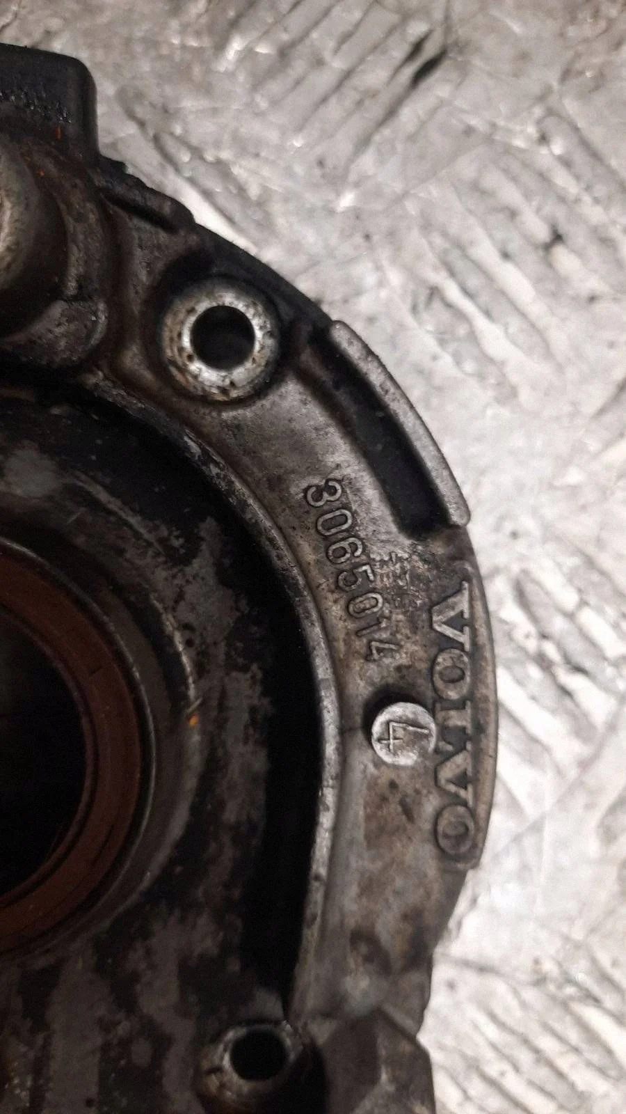 Volvo 3065014 Pompe à huile image 3