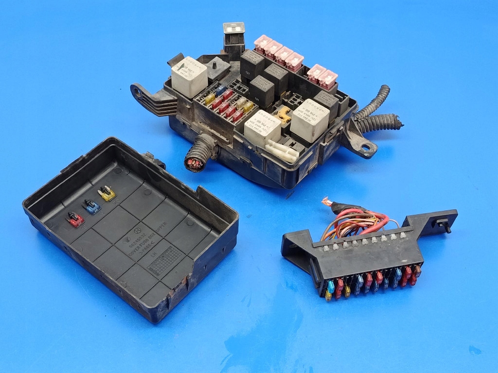 Daewoo Lanos T100 Fuse Box C-508623- image 2