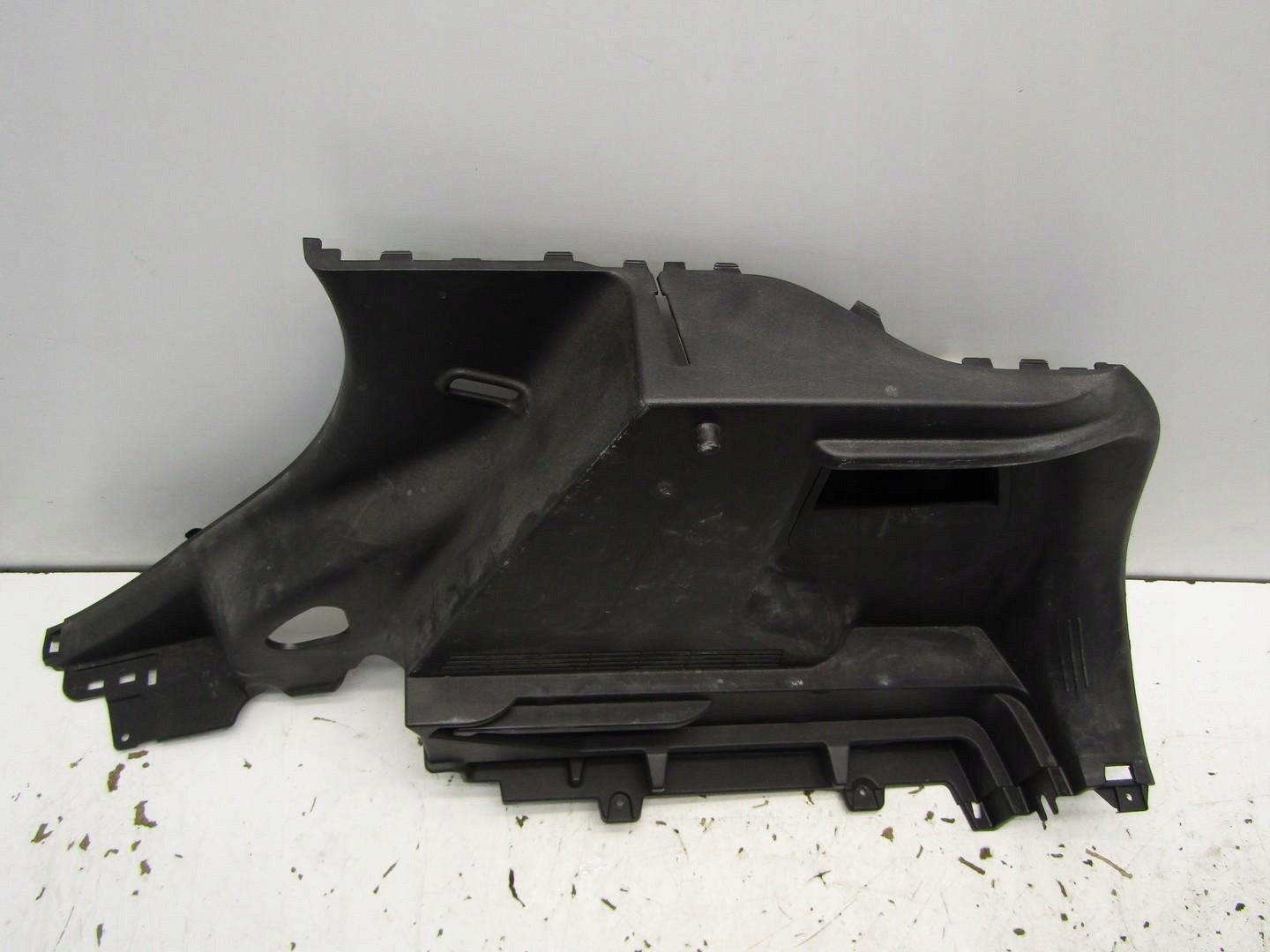 Hyundai Kona takakontin verhoilu oikea 85740J9100