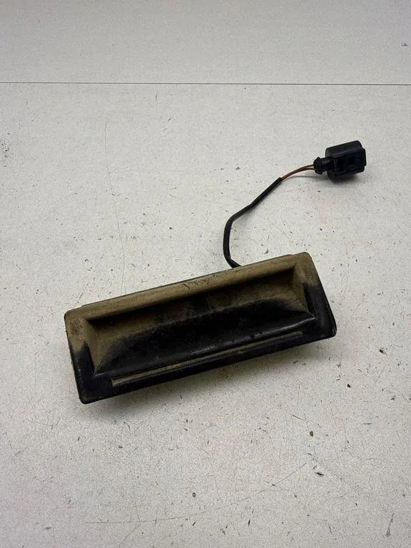 VW Golf IV Trunk Handle 1J0827566D image 2