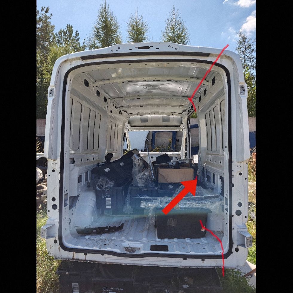 Ford Transit 2024 Oikea takahelma