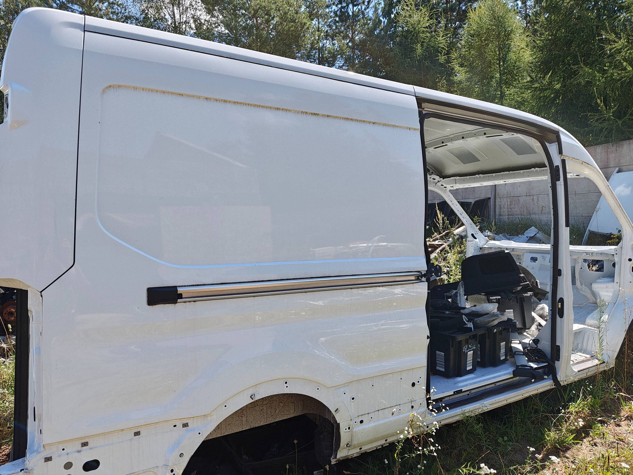 Ford Transit 2024 Oikea takahelma image 3