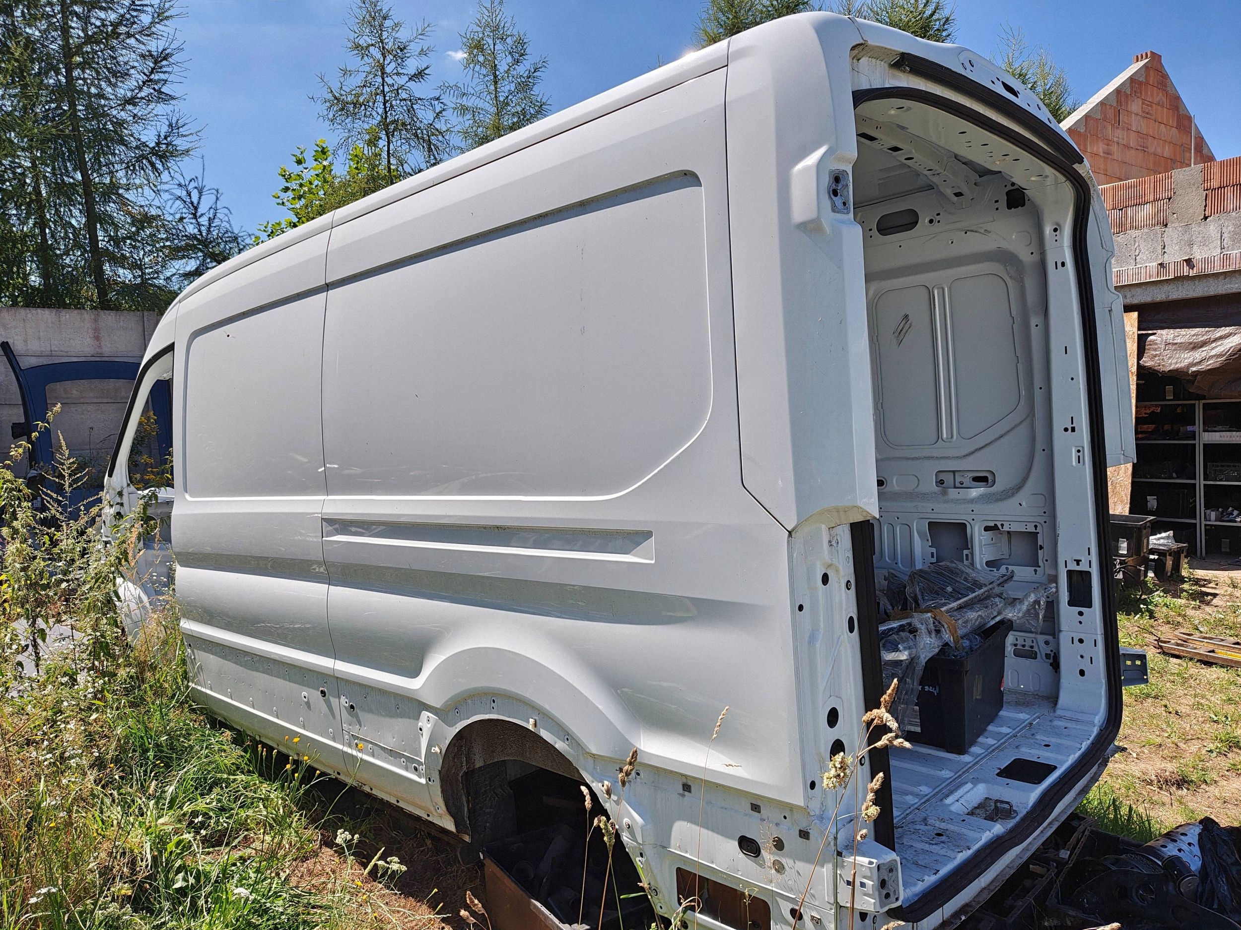 Ford Transit 2024 Oikea takahelma image 10