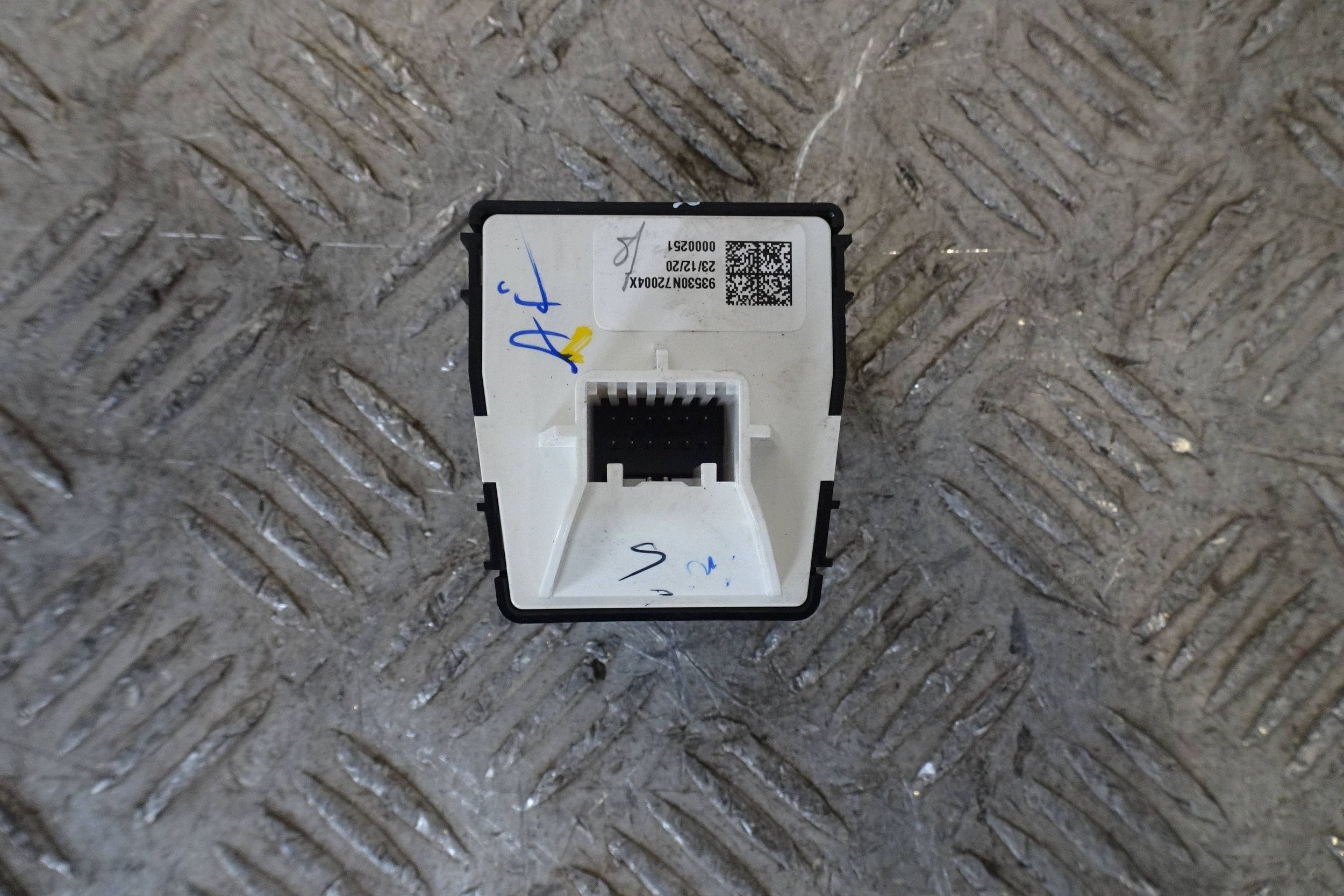 Hyundai Tucson IV Mirror Control Switch 93530N72004X image 3
