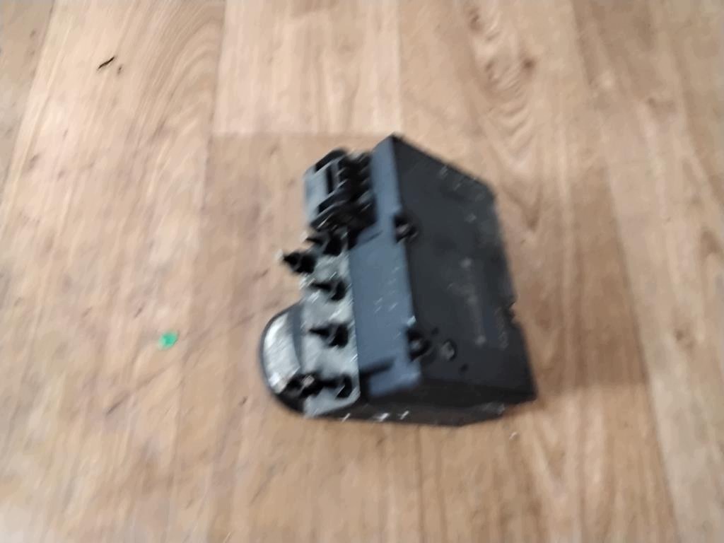 Volvo V70 II ABS-pumppu 8619968