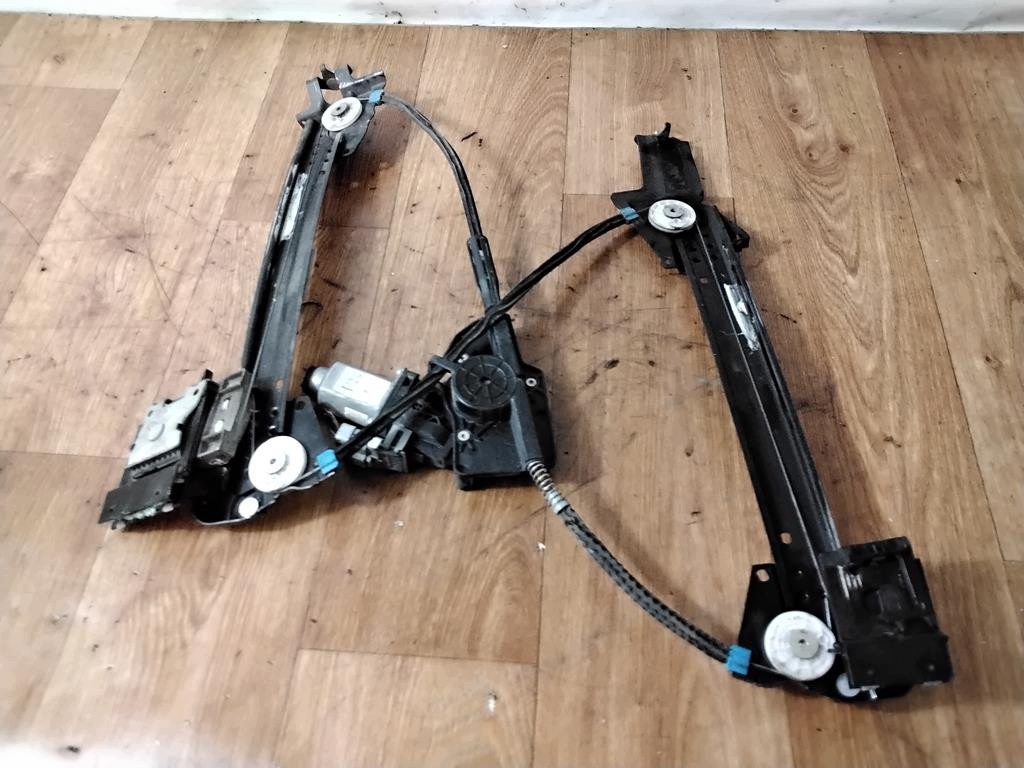 Tesla Model S 85 lasinnostin oikea taka