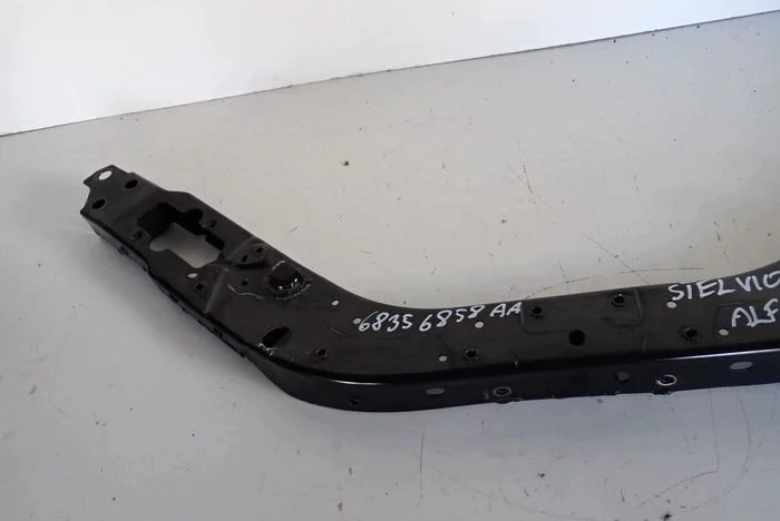 Alfa Romeo Stelvio etupaneeli 68356858AA