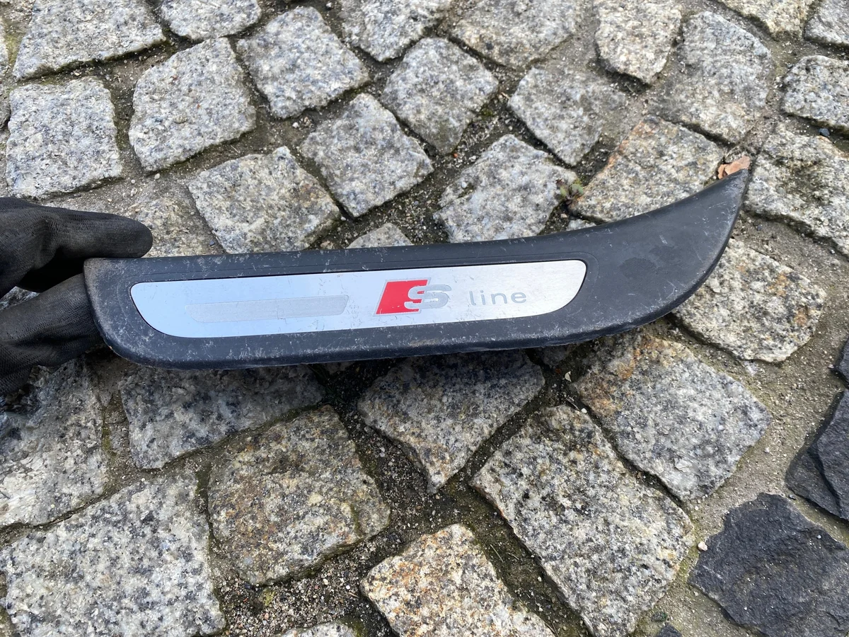 Audi Q5 8R vasen takahelma 8R0853375