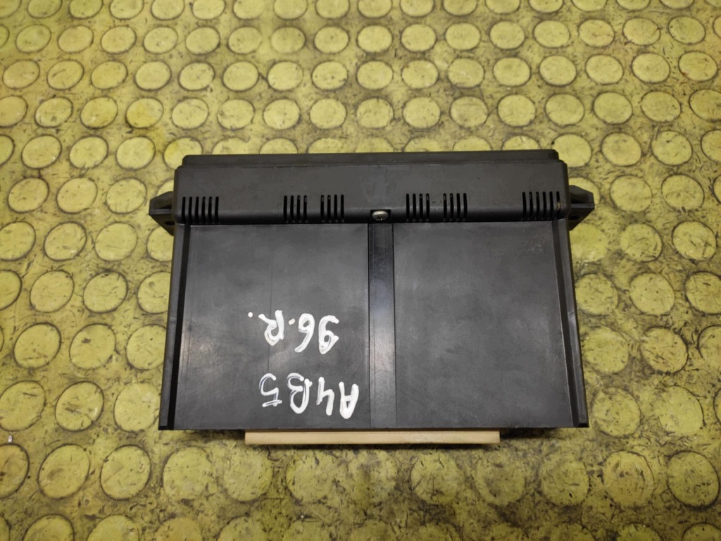 Panel de ventilación Audi A4 B5 8L0820043B usado