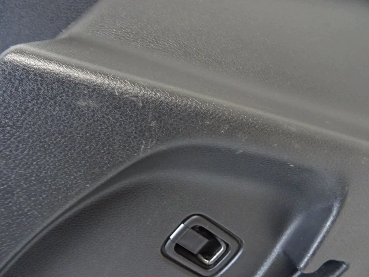Nissan X-Trail T32 Painel Lateral Esquerdo Usado image 6