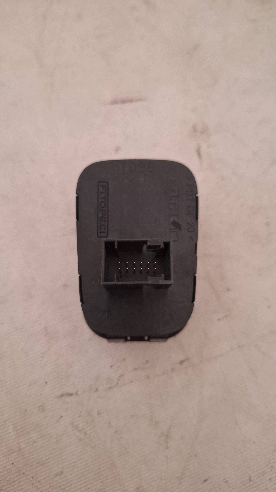 Interruptor de emergencia Fiat Qubo Peugeot Bipper Citroen Nemo EQB1017