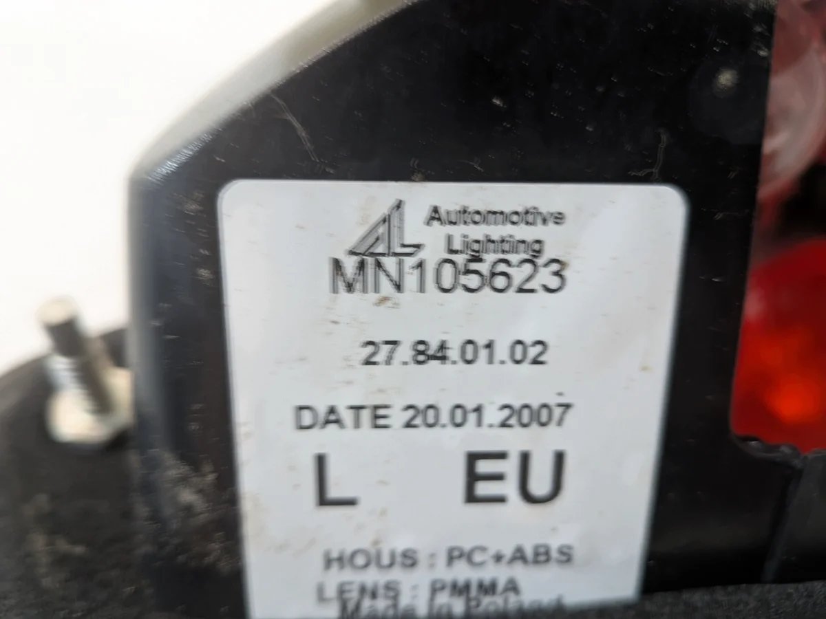 Lanterna Traseira Esquerda Mitsubishi Colt VI image 5