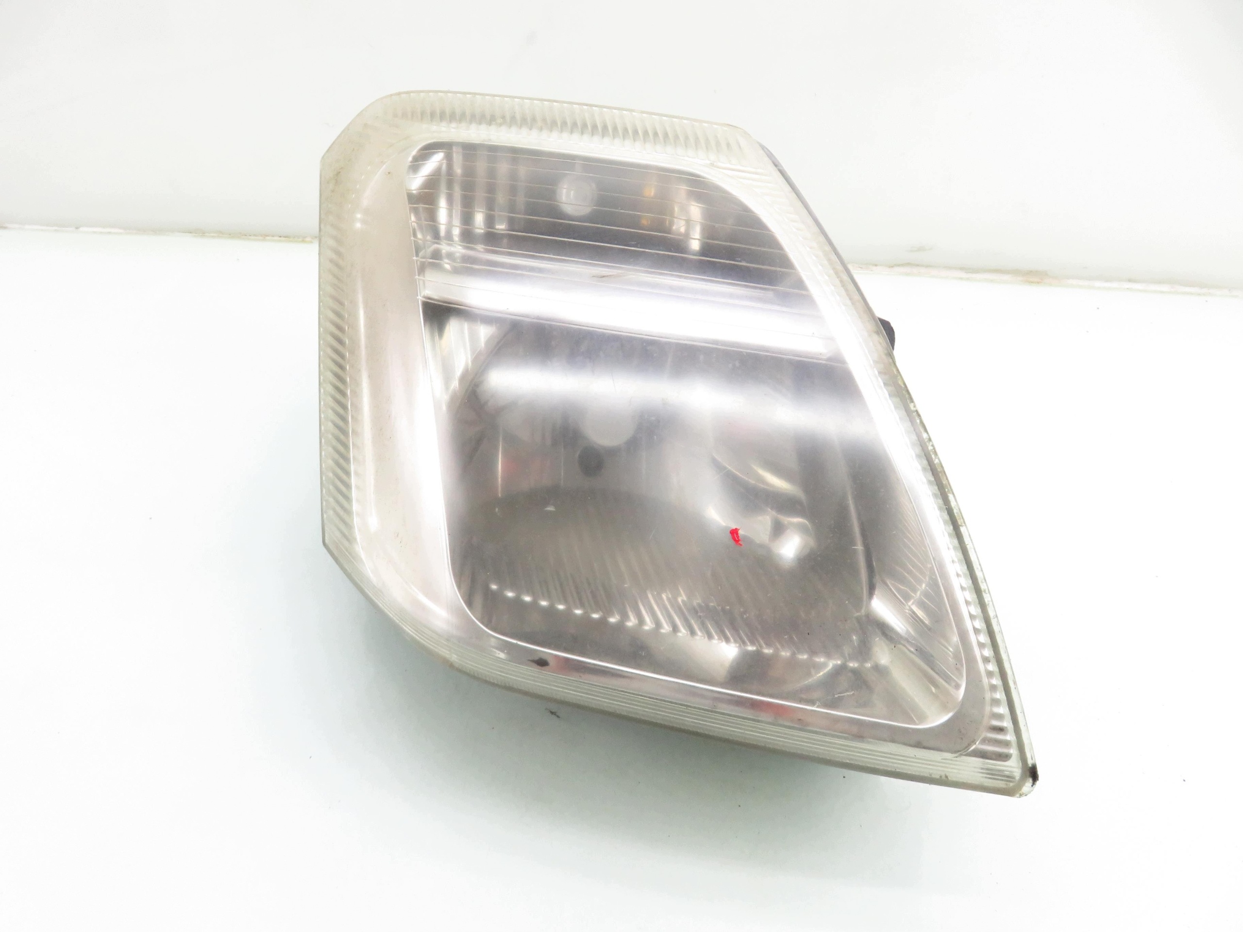 Citroen C2 Right Headlight Used M1145062-LAMPA