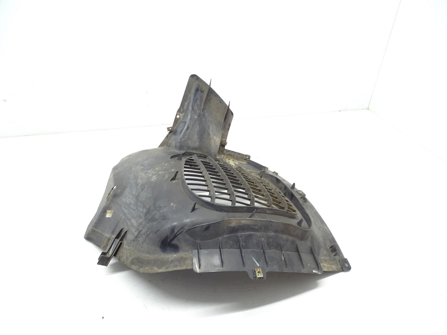 Lokasuoja etu oikea VW Touareg II 7P 7P6805912D