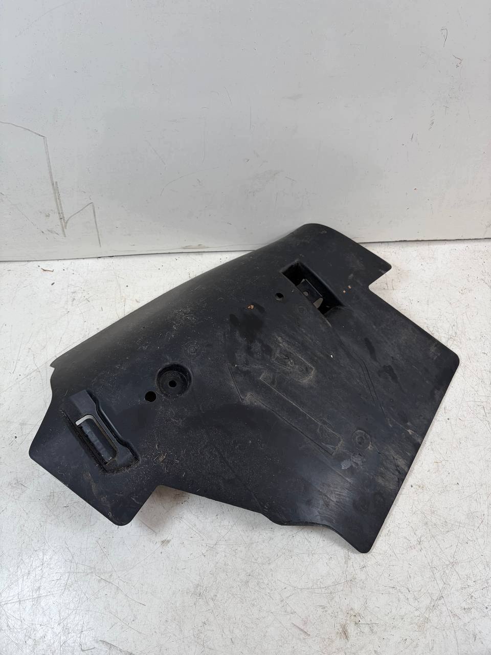 Cache sous-châssis arrière droit BMW G45 image 2