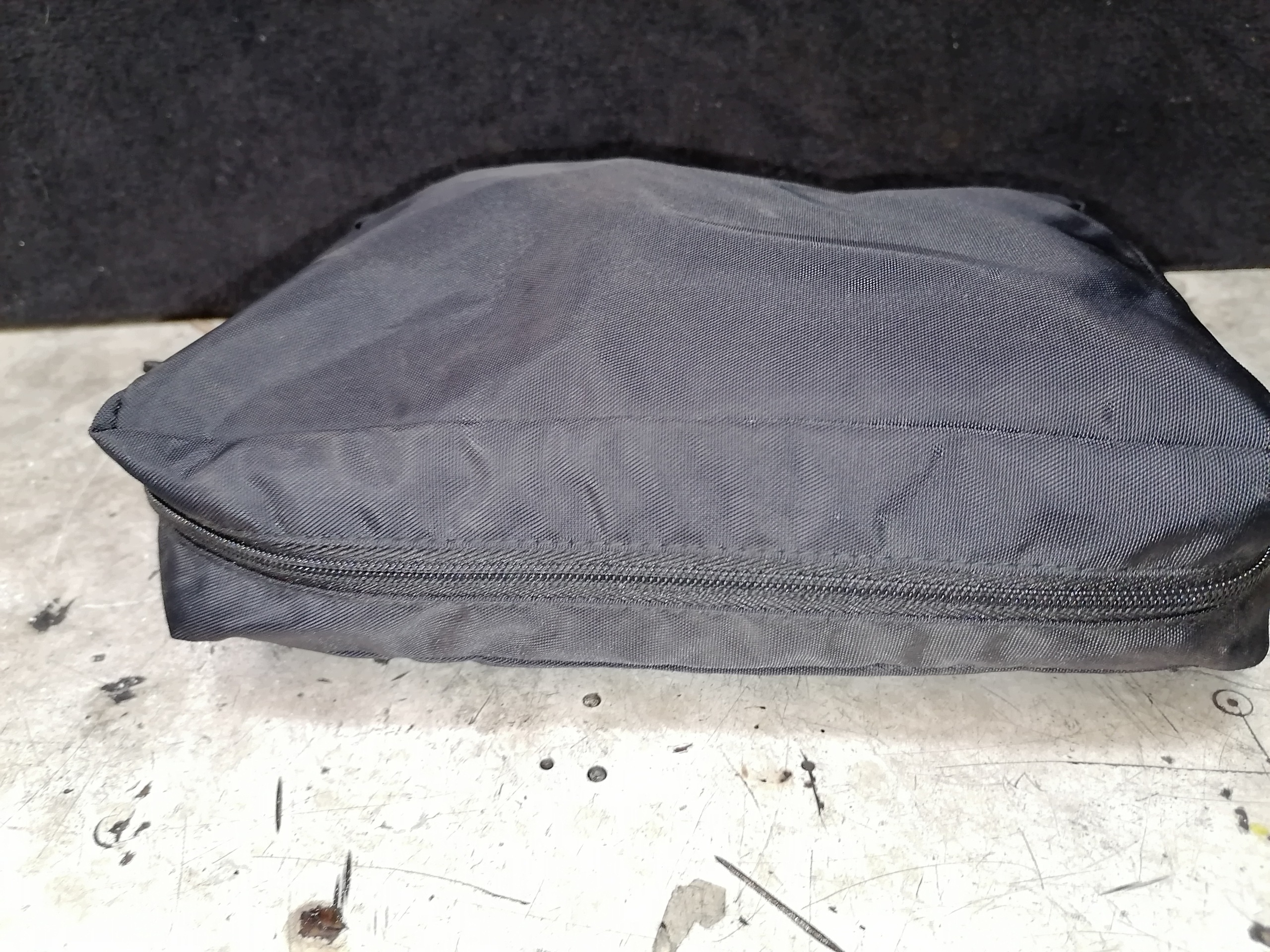 BMW F20 F30 F31 Verbandskasten 7261178 image 4