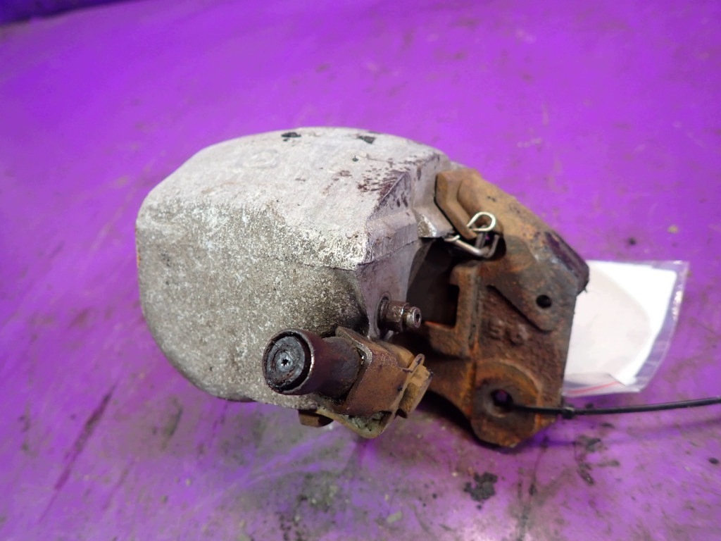 Polonez Caro 1,5 73KM Bremssattel vorne rechts Z-392050- image 4