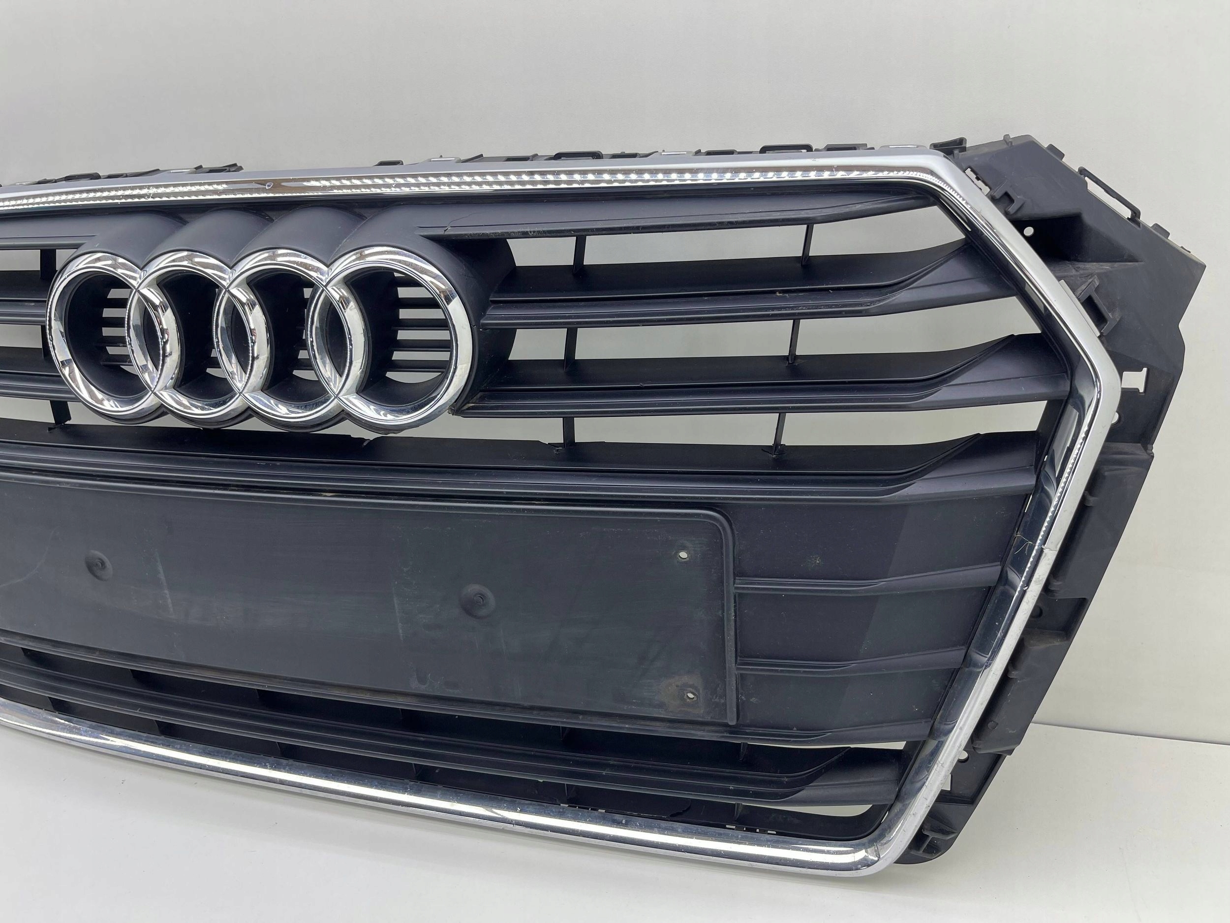 Audi A4 B9 grill fram 8W0853651 image 3