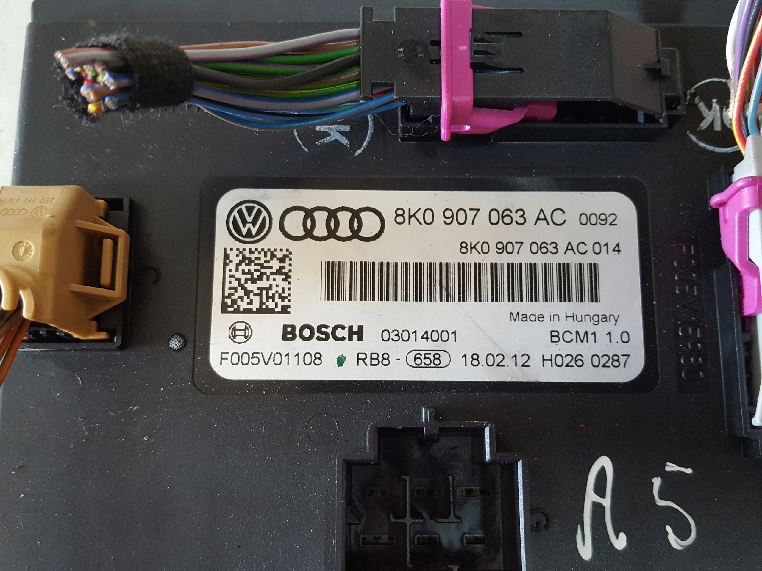Audi A5 8T 12-16 Ohjausyksikkö 8K0907063AC