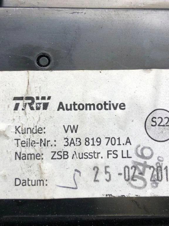 VW Passat B7 instrumentbräda ventilation 3AB819701A image 3