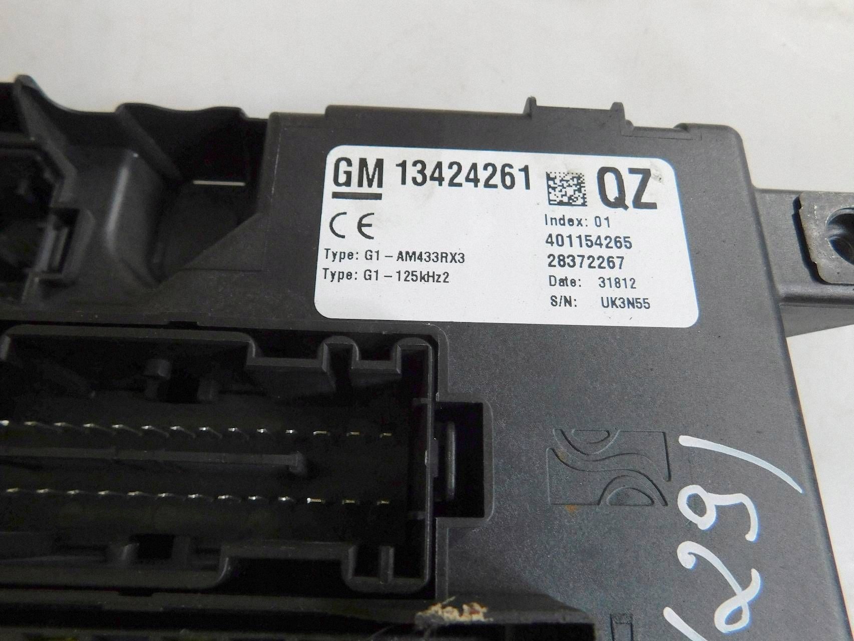 Opel Zekeringkast Module OE 13424261 image 3