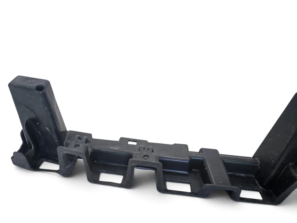 JEEP GRAND CHEROKEE WK2 bumper clip image 4