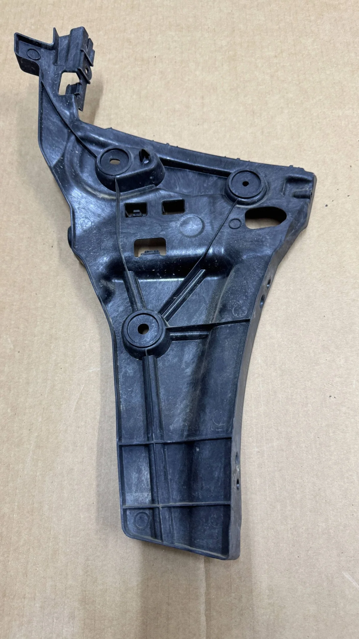 Soporte Parachoques Audi A3 8Y Izquierdo Trasero Usado