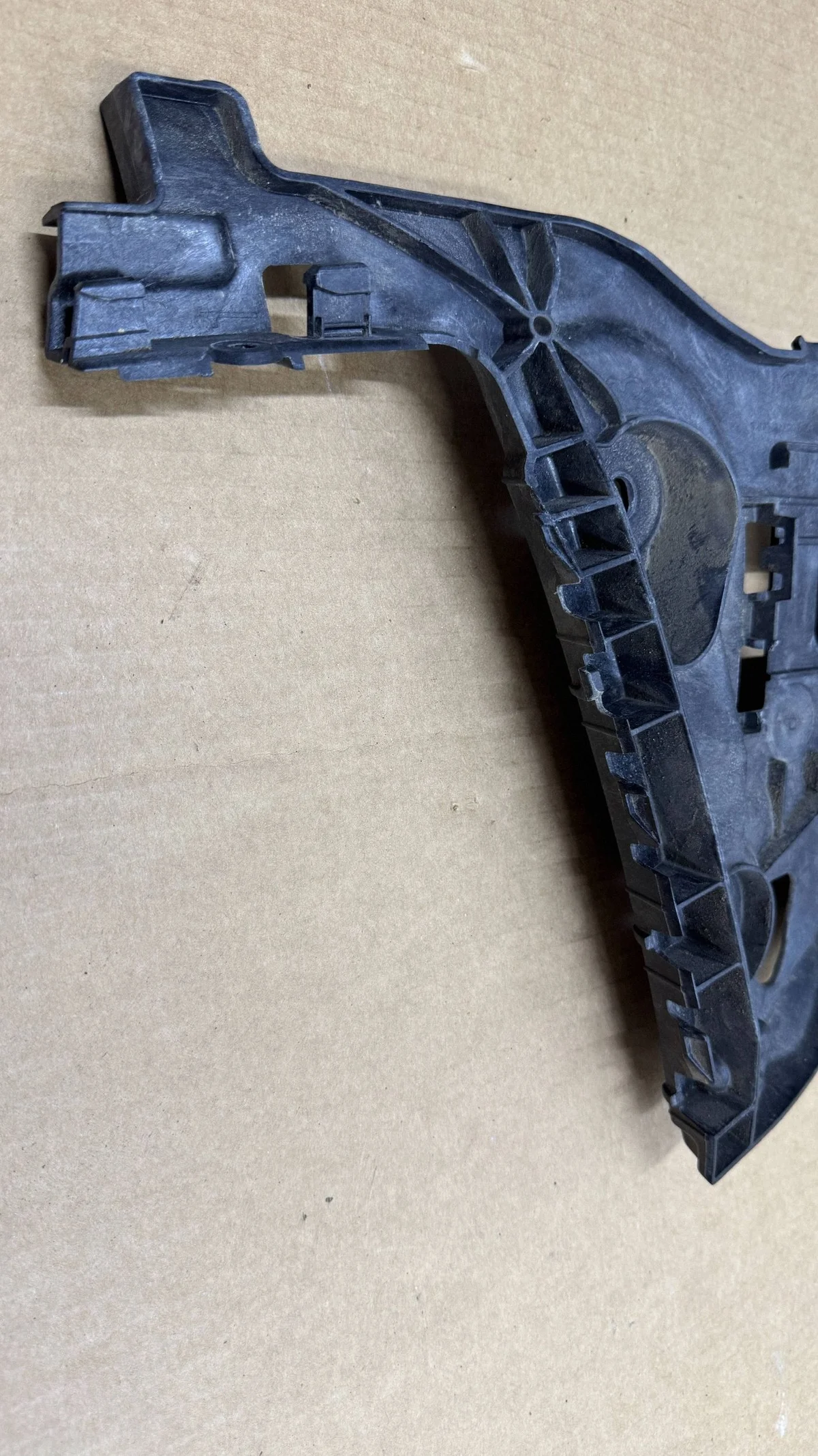 Suporte Para-choque Audi A3 8Y Esquerdo Traseiro image 3