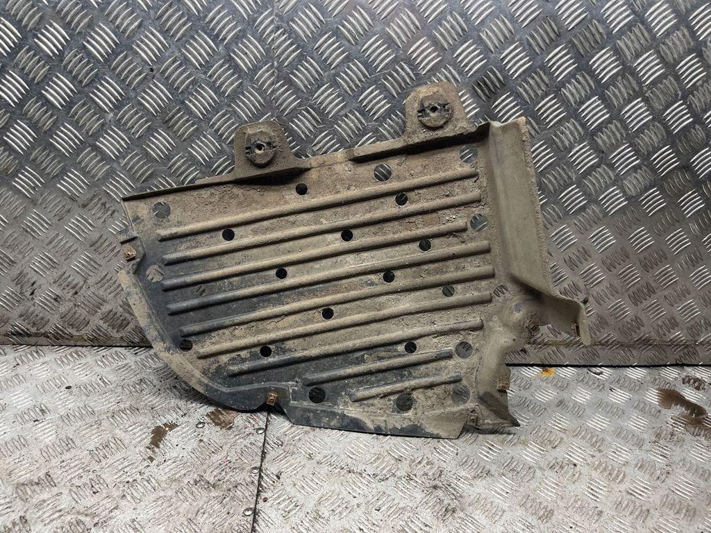 Pohjasuojus SEAT LEON 5F9825102B