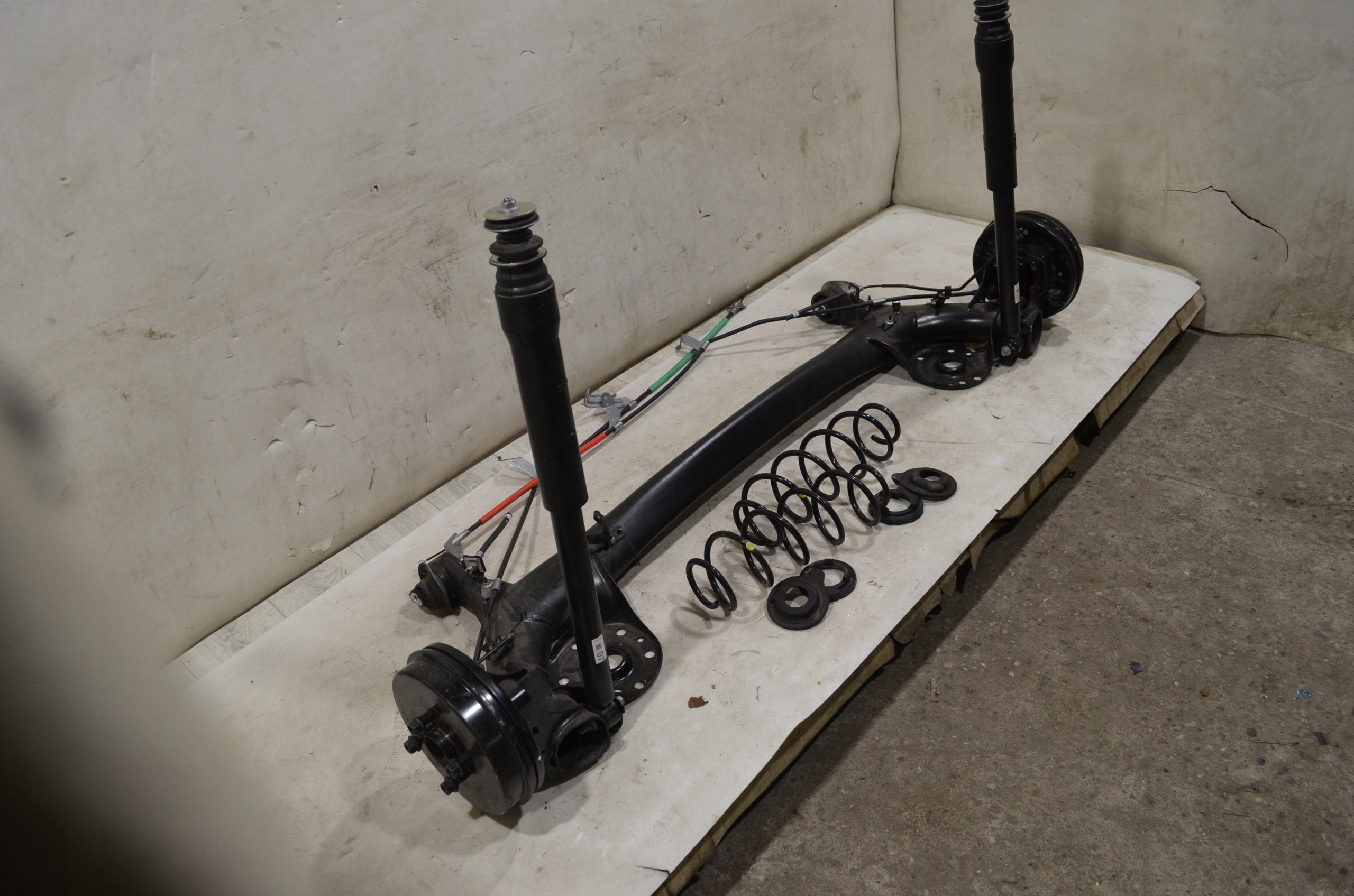 Toyota Aygo X Hinterachse Gebraucht OEM 22--25 image 3