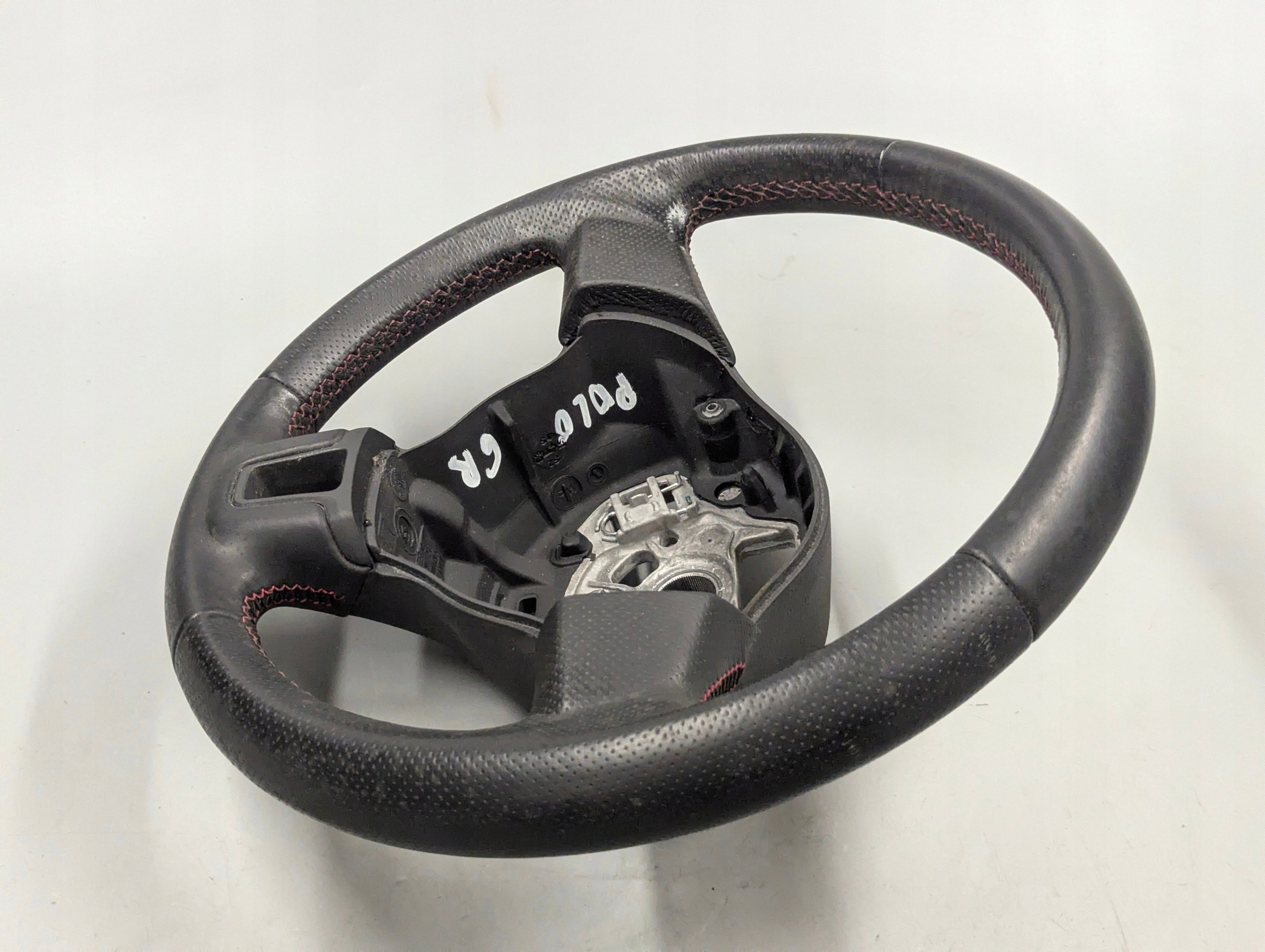 VW Polo V 6R 09-14 Lenkrad mit rotem Faden OEM 6R0419091D