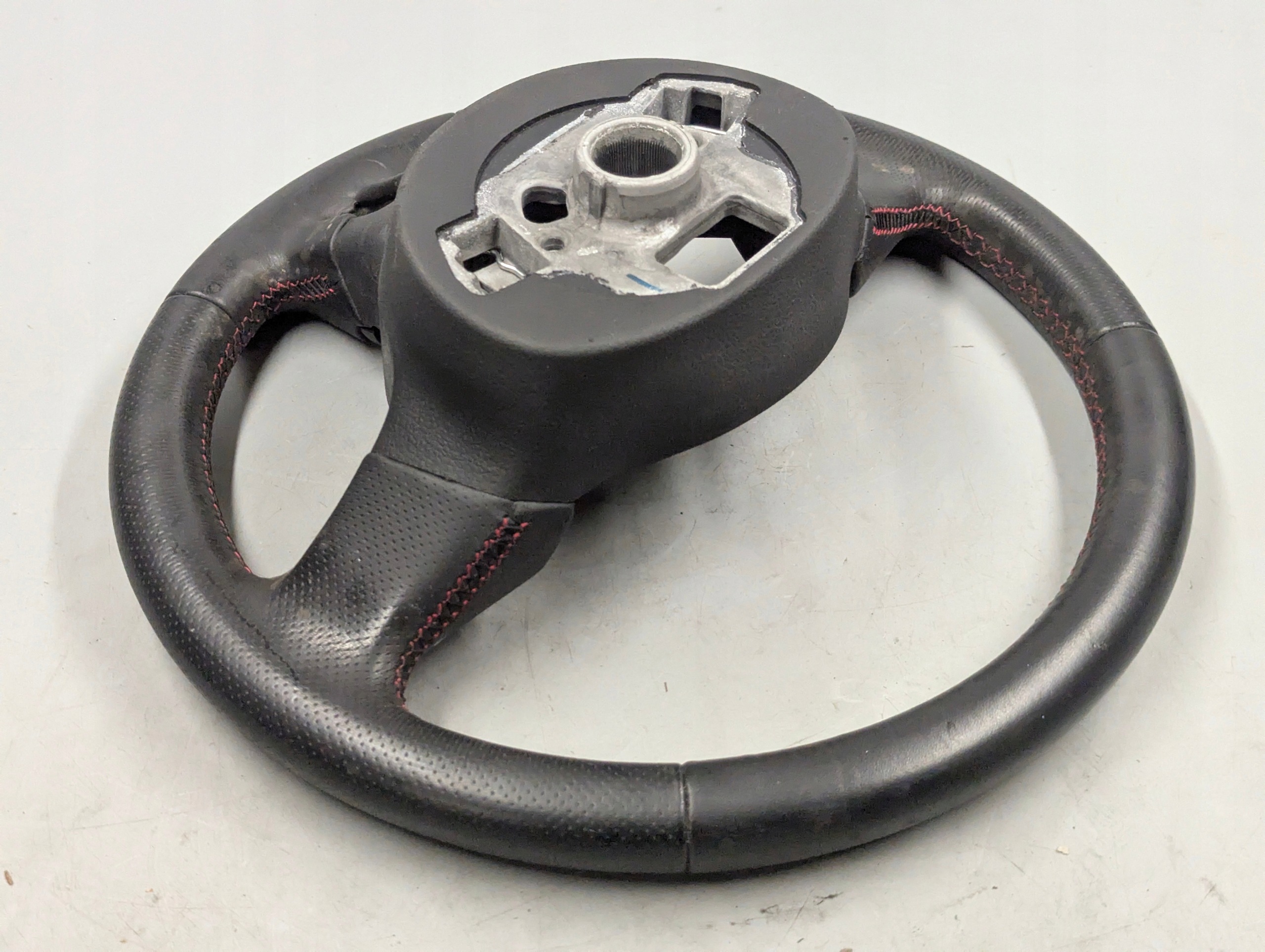 VW Polo V 6R 09-14 Lenkrad mit rotem Faden OEM 6R0419091D image 5
