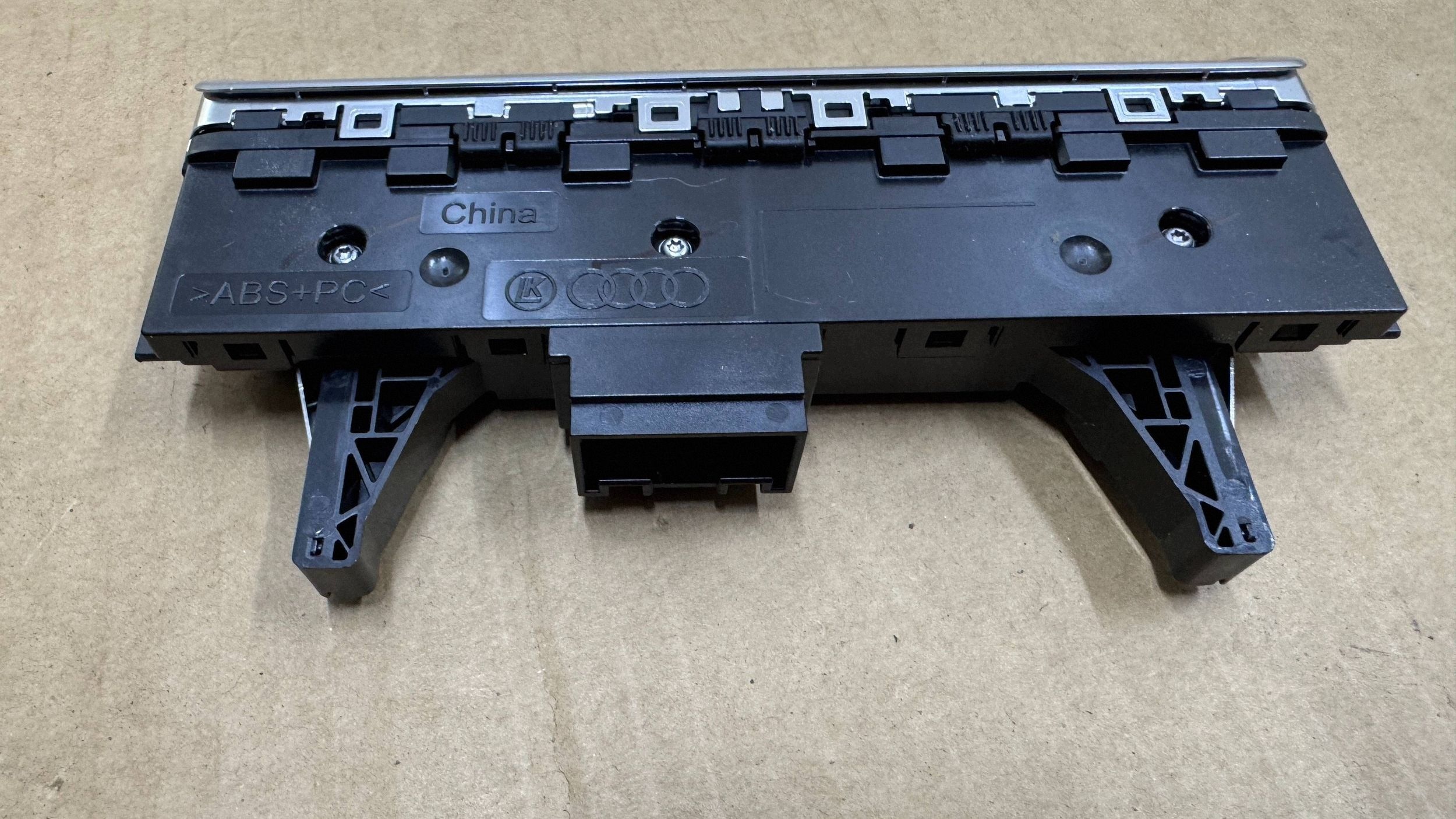 Panel Interruptor Luces Emergencia Audi A3 8Y 83A925301G image 3