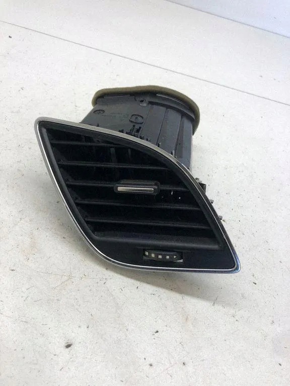 SEAT LEON ST (5F8) Lüftungsdüsen 5F1820902 image 2