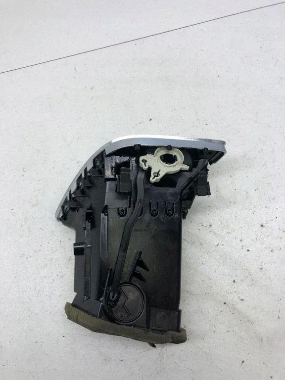 Nawiewy SEAT LEON ST 5F1820902 Usado