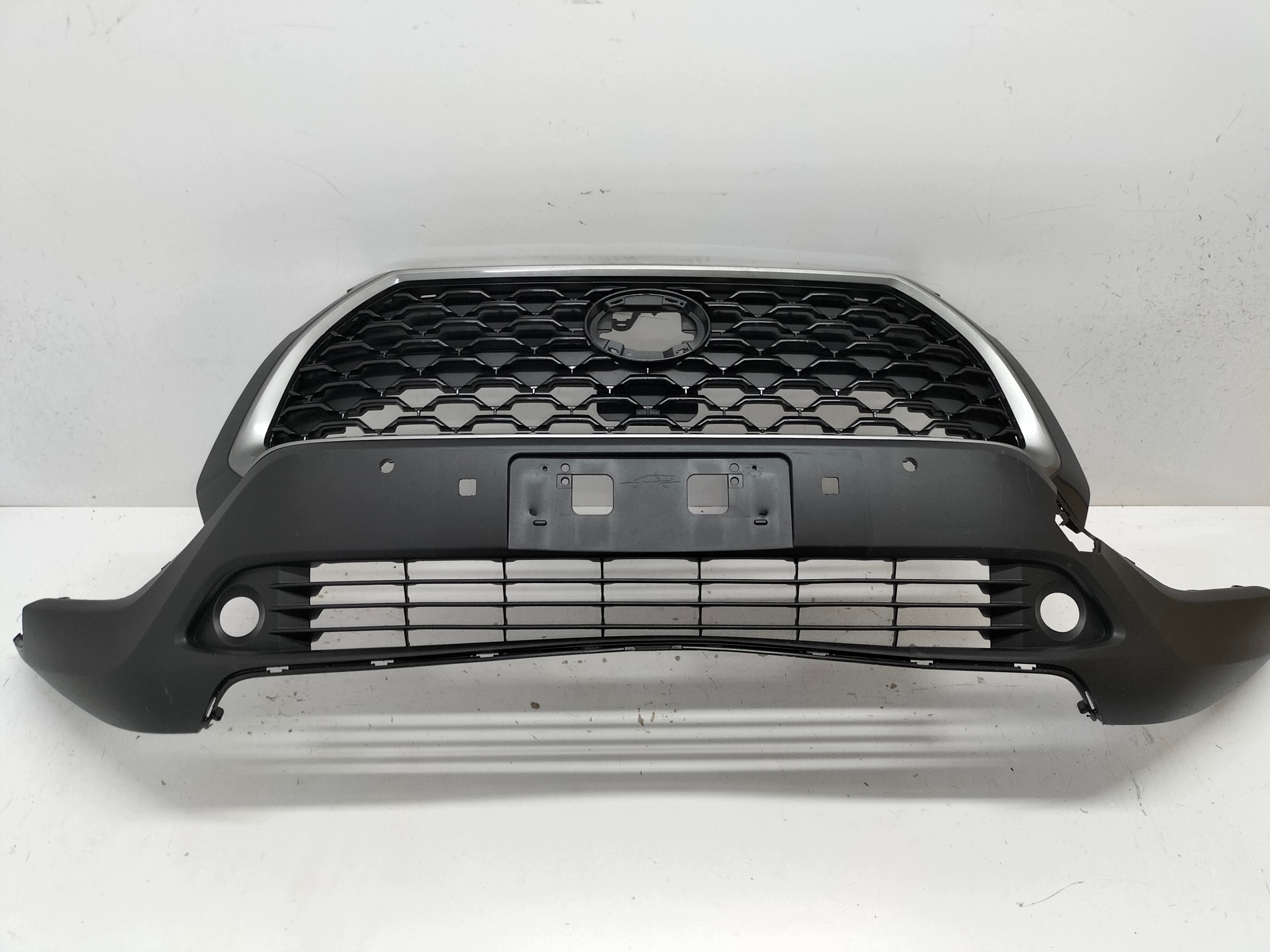 Spoiler dianteiro Toyota Corolla Cross Usado image 2