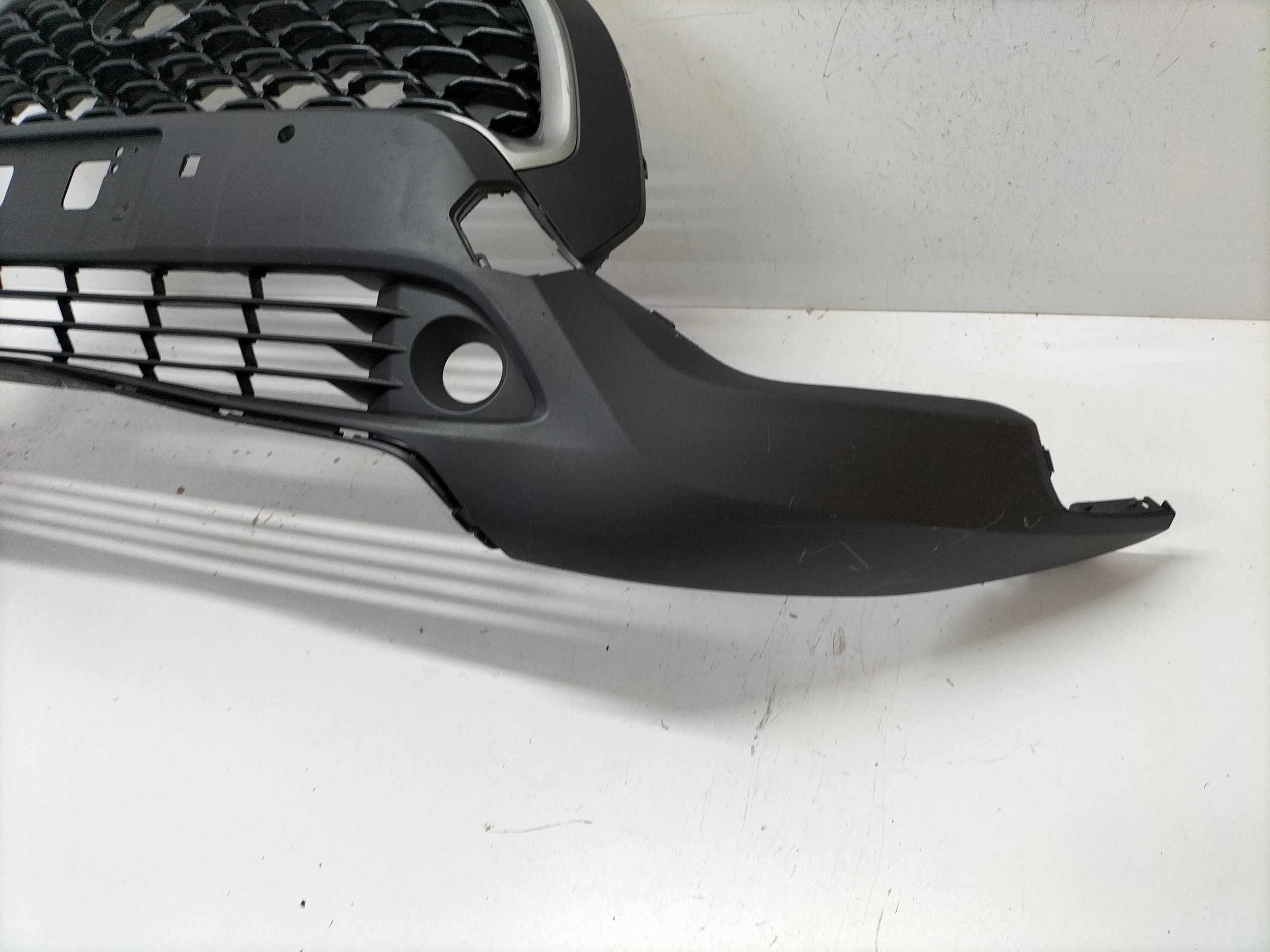 Spoiler dianteiro Toyota Corolla Cross Usado image 7