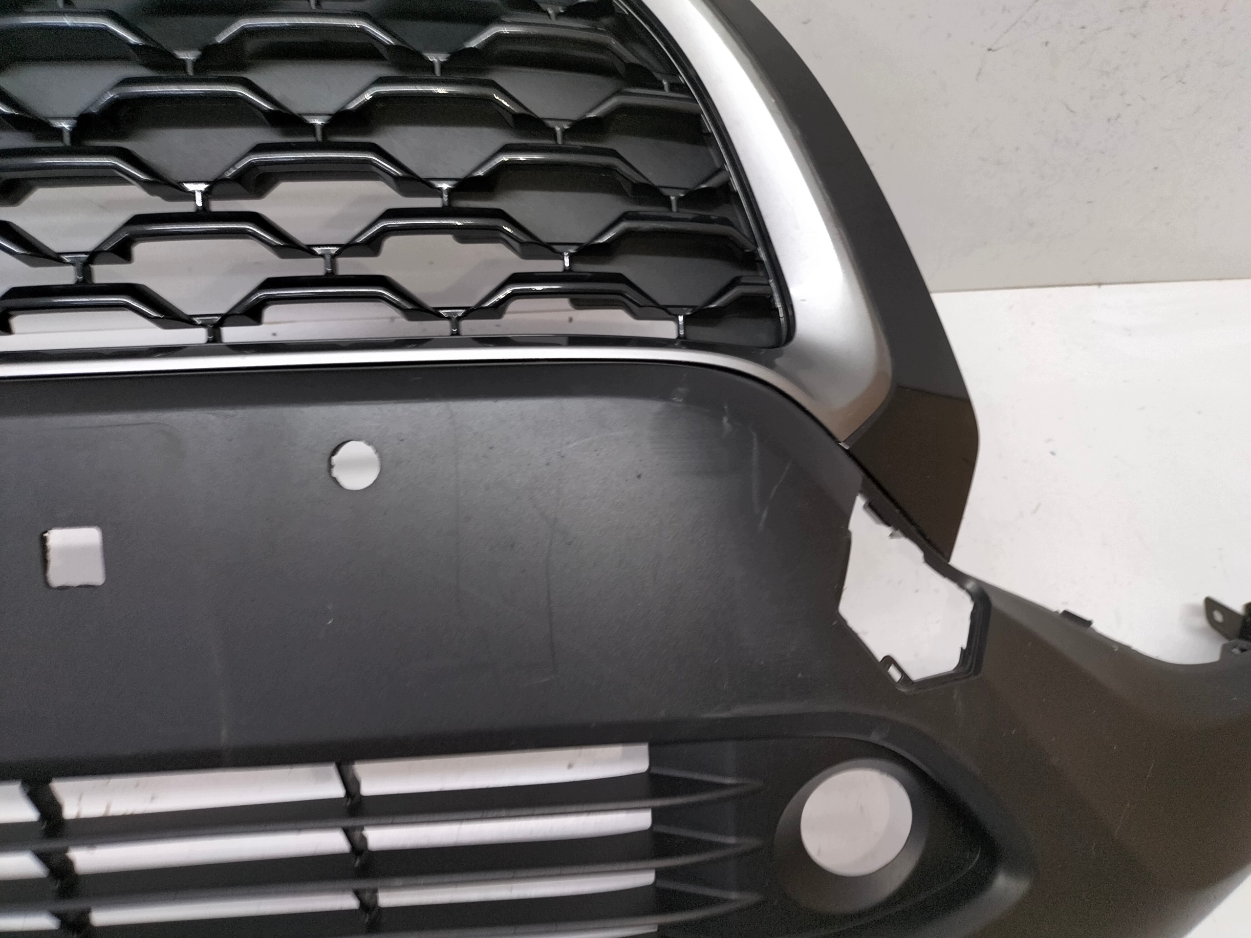 Spoiler dianteiro Toyota Corolla Cross Usado image 8