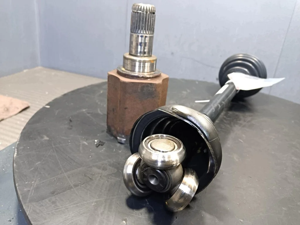 BMW X3 F25 Front Right Drive Shaft 8675014